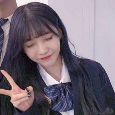 情侣头像一左一右始于初见止于终老 愿你被世界温柔以待图片