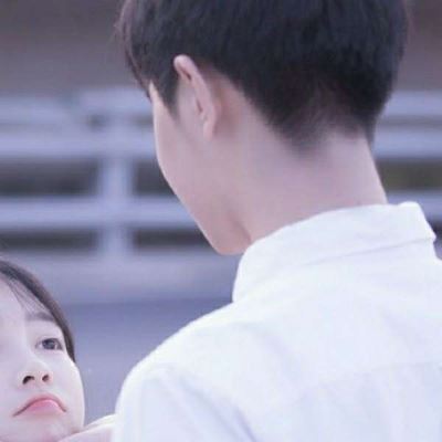 情侣头像一左一右始于初见止于终老 愿你被世界温柔以待图片