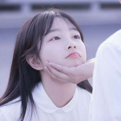 情侣头像一左一右始于初见止于终老 愿你被世界温柔以待图片