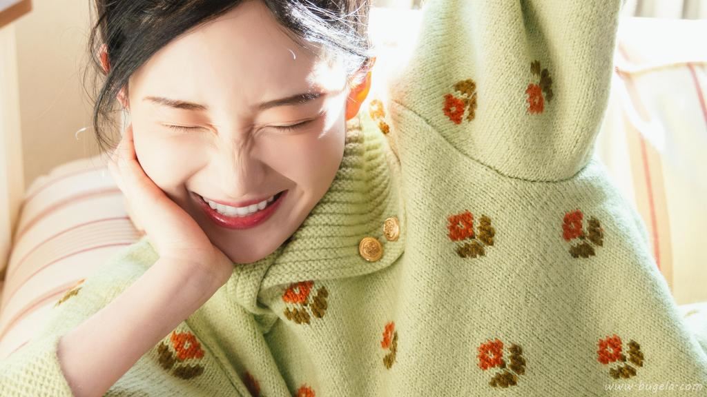 美女可爱俏皮图片
