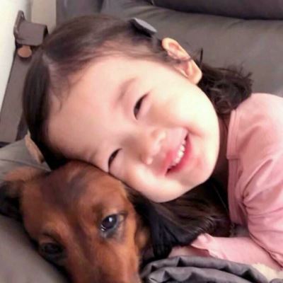 暖爆了的萌娃情侣头像 可爱呆萌小孩两张配对图片