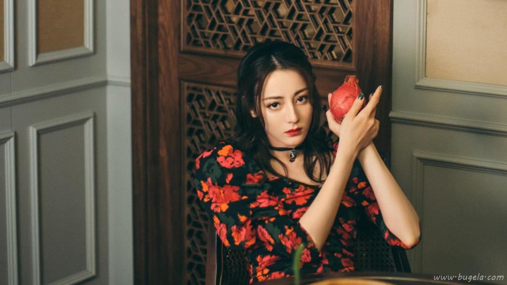 迪丽热巴妩媚迷人写真图片