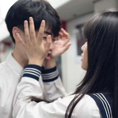 情侣头像白黑高冷一对真人 唯一的光图片