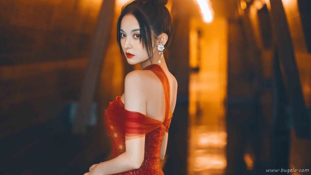 古力娜扎优雅气质写真图片