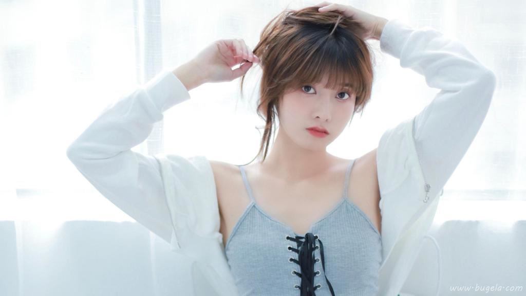 白嫩美女图片