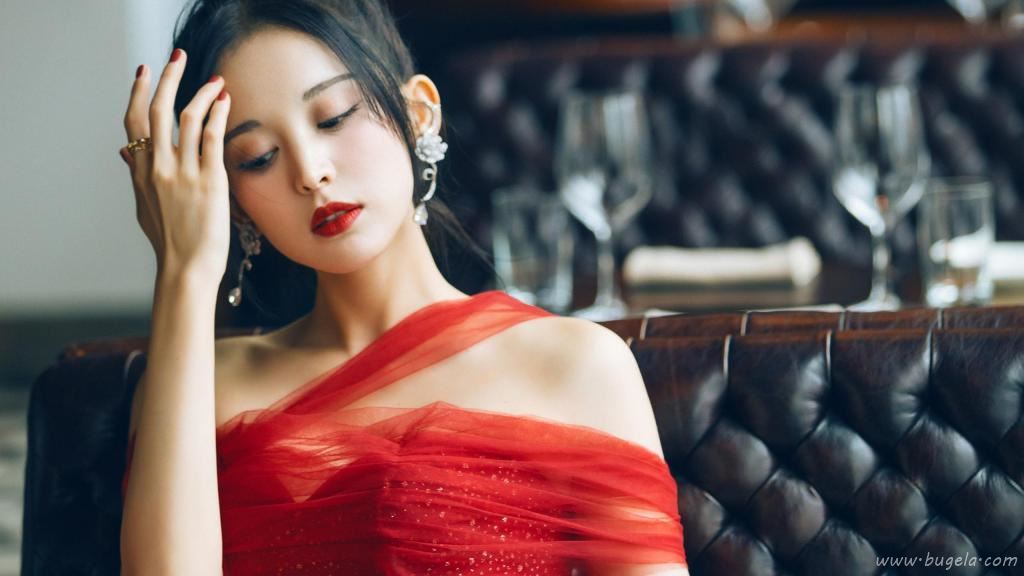 古力娜扎优雅气质写真图片
