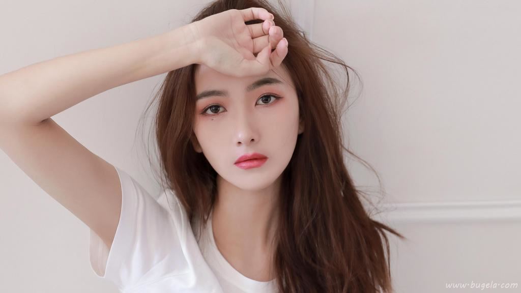 冷艳气质美女图片