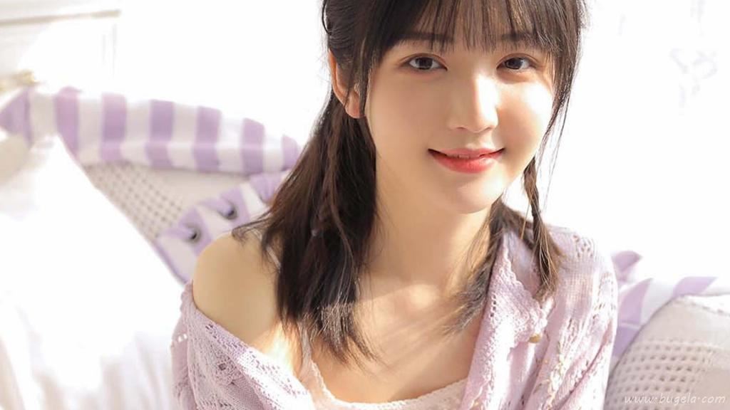 甜美美女居家图片