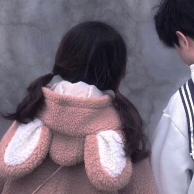 情侣头像清新真人一男一女 兔兔眼熟图片
