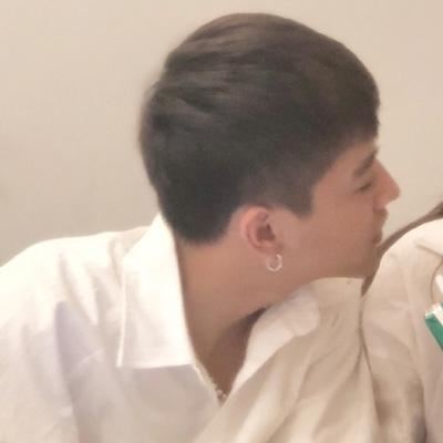 情侣一人一张分开,很难看出是情侣头像图片