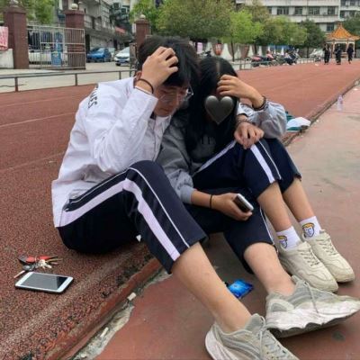 情侣头像00后学生专用 一张一人中学生用的情侣头像图片