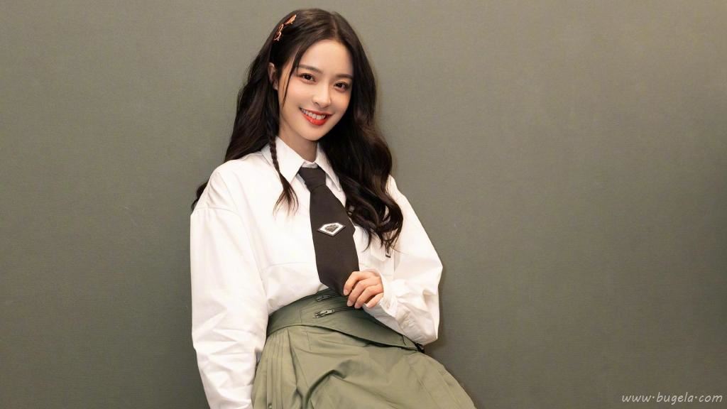 美女主持人李莎旻子甜美写真图片