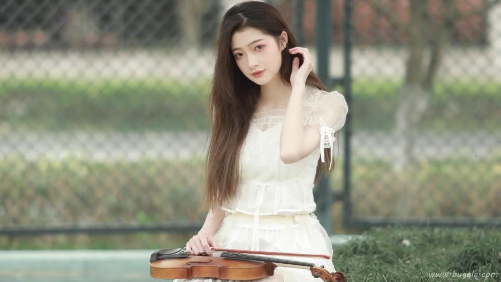 美丽大方的漂亮小姐姐图片