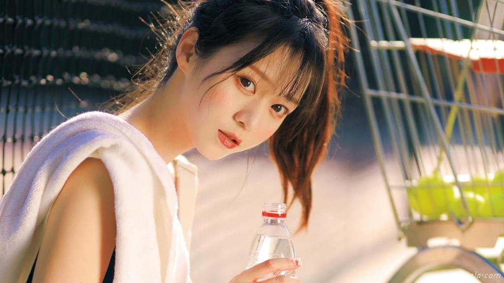 日系球场美女养眼图片