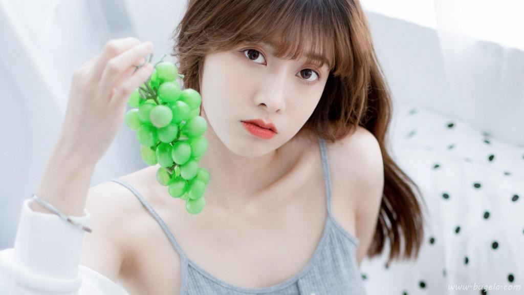 白嫩美女图片