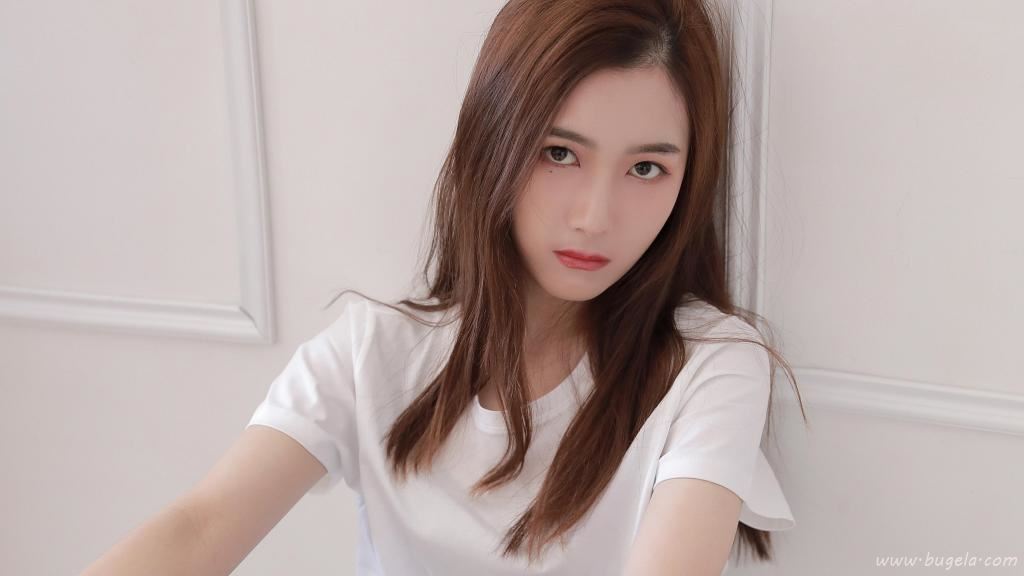 冷艳气质美女图片