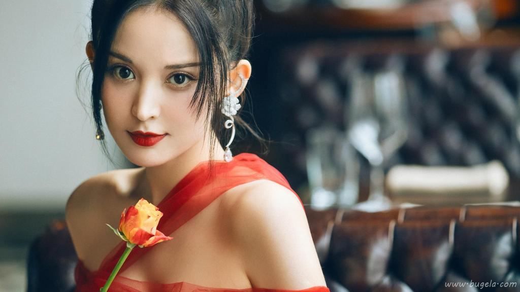 古力娜扎优雅气质写真图片