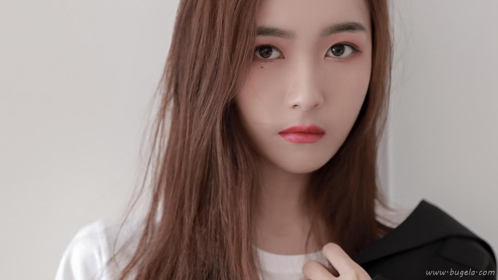 冷艳气质美女图片