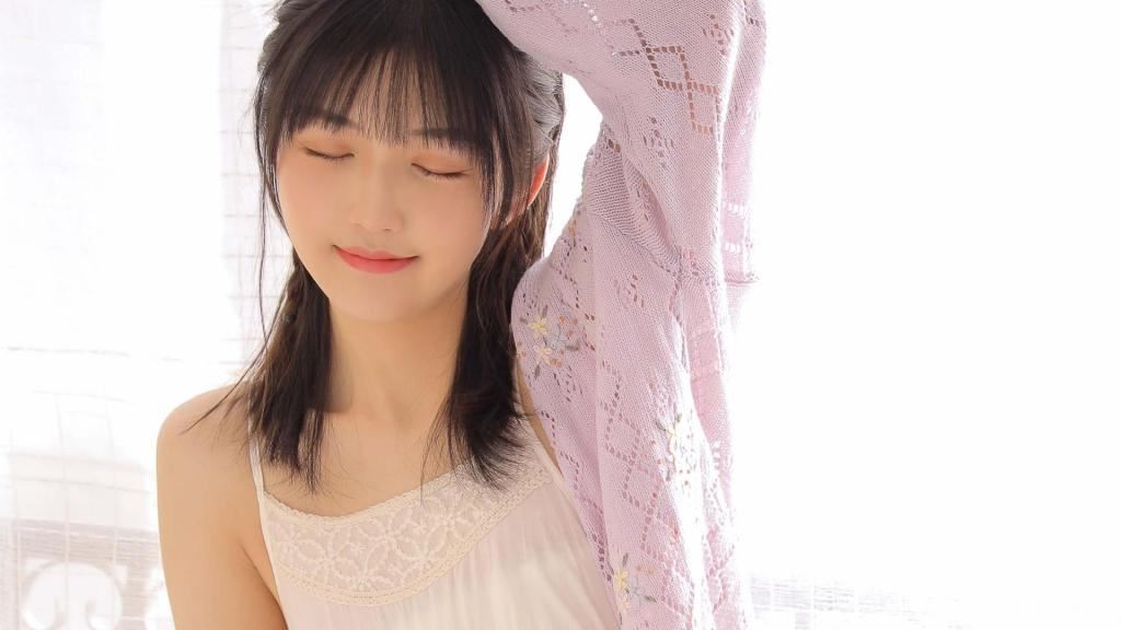 甜美美女居家图片