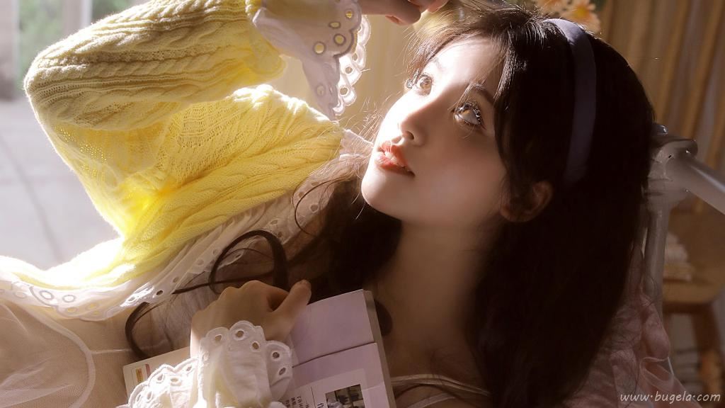 优雅十足的迷人美女私房图片