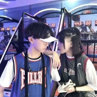 情侣头像00后学生专用 一张一人中学生用的情侣头像图片