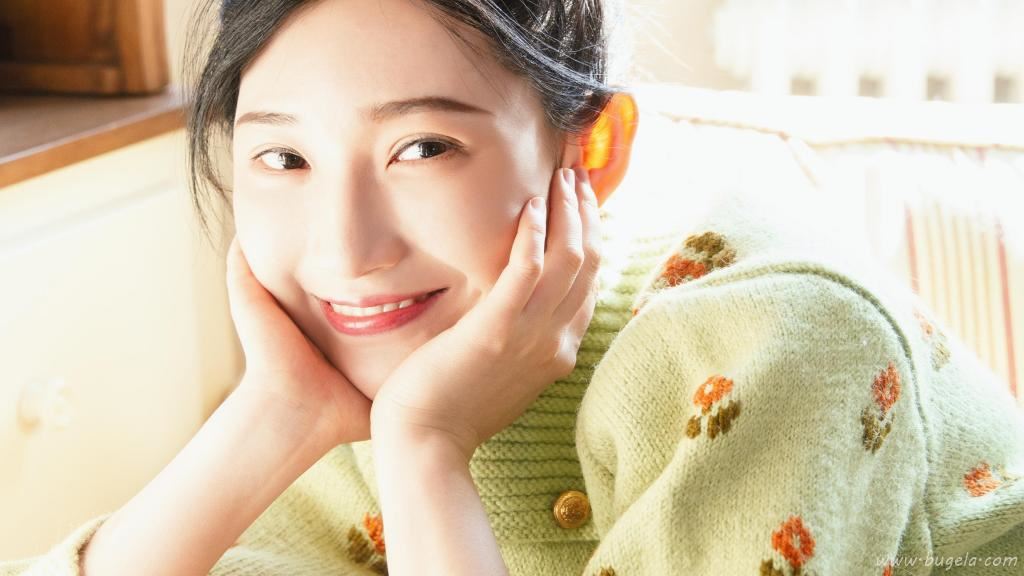 美女可爱俏皮图片