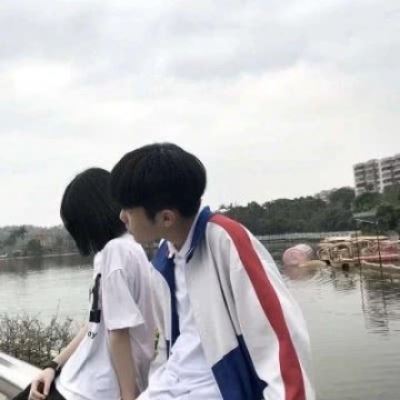 宠溺情侣头像一左一右，恩爱超虐狗图片