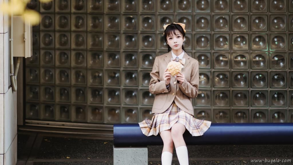 谢安然唯美银杏写真高清大图图片