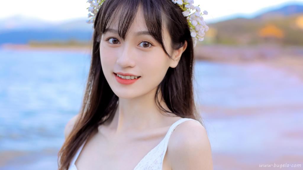 养眼小清新美女海边图片