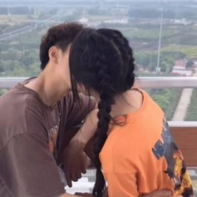 宠溺情侣头像一左一右，恩爱超虐狗图片