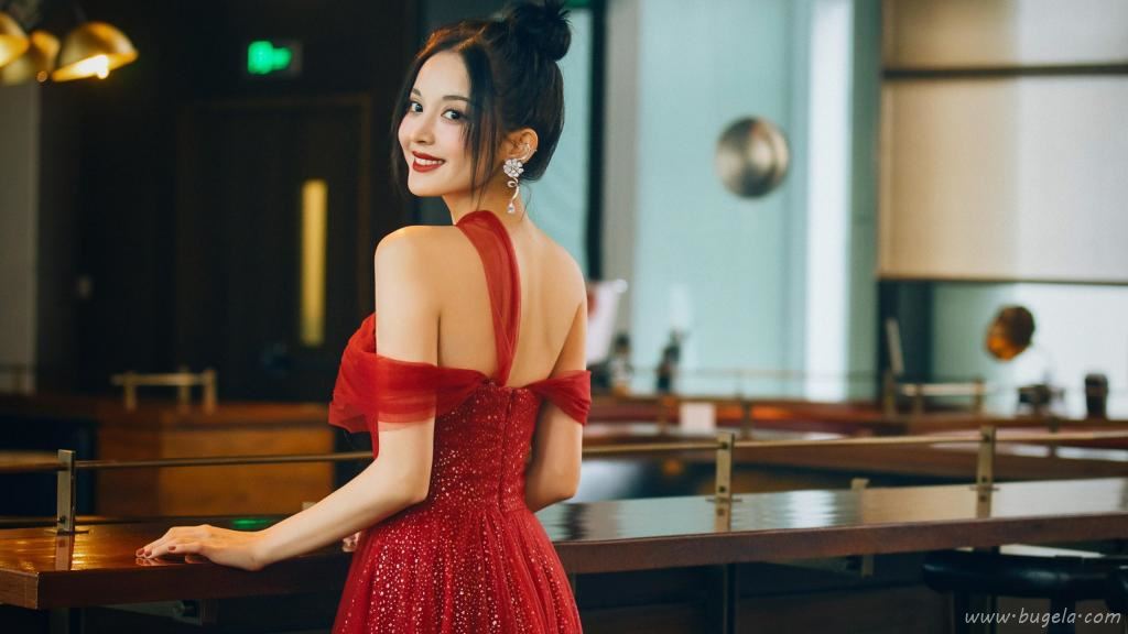 古力娜扎优雅气质写真图片
