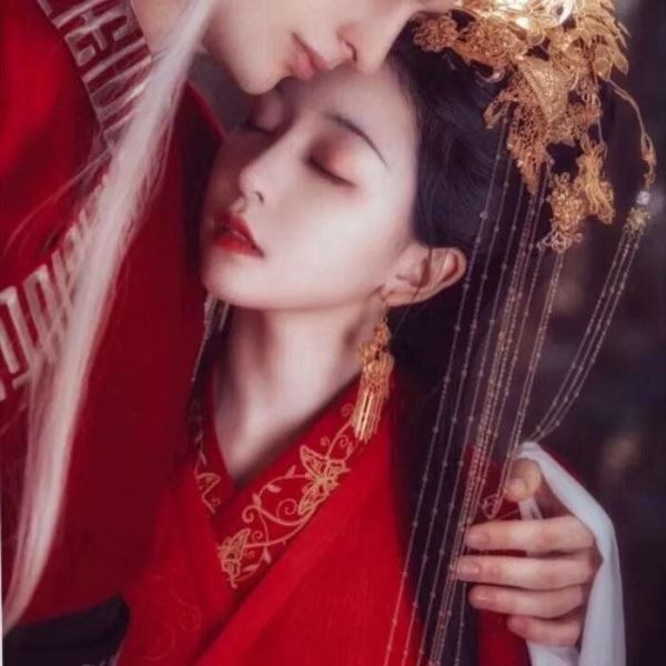 情侣头像古风一男一女右,只想落在你心间图片
