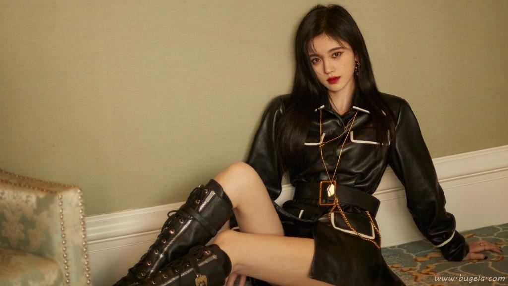 鞠婧祎黑酷皮衣酷飒写真图片