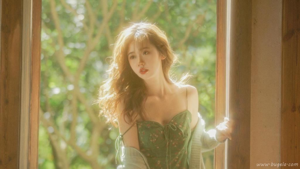 清新唯美迷人美女图片