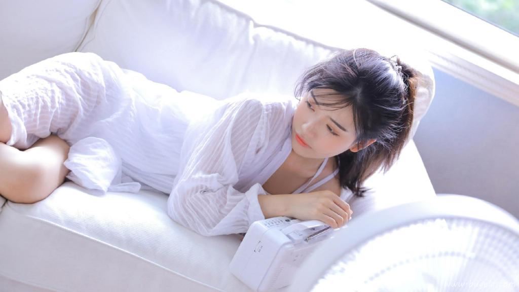 美丽优雅的小姐姐图片