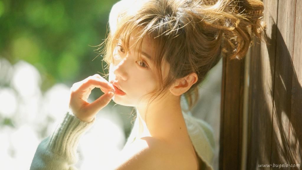 清新唯美迷人美女图片