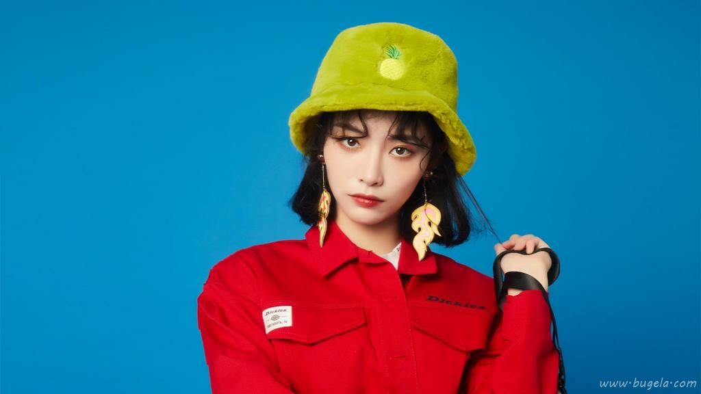 百变魔女许佳琪可爱搞怪写真图片