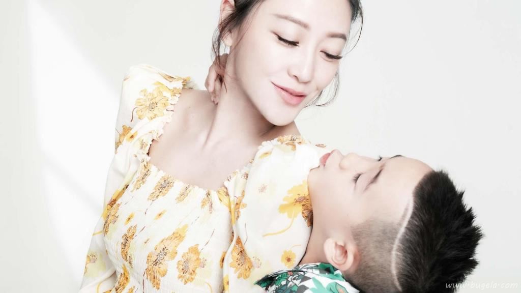 应采儿Jasper首封时尚封面大片写真图片