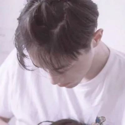 抖音吃饭拍照的情侣头像 夏天的风图片