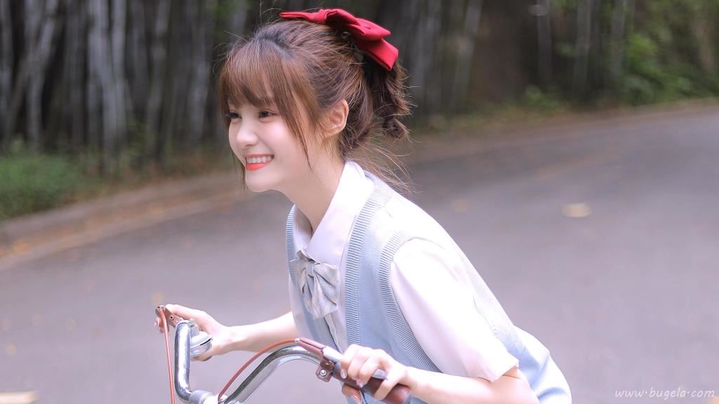 美女元气制服图片