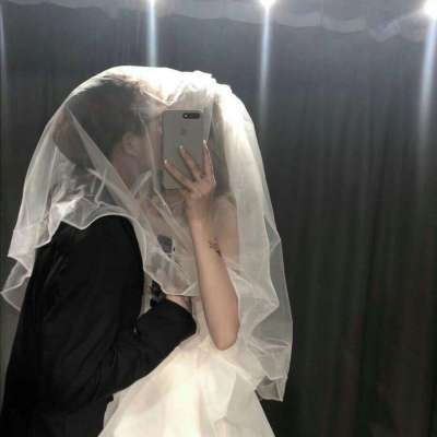 小女孩儿穿婚纱的情侣头像 穿婚纱的情侣头像图片