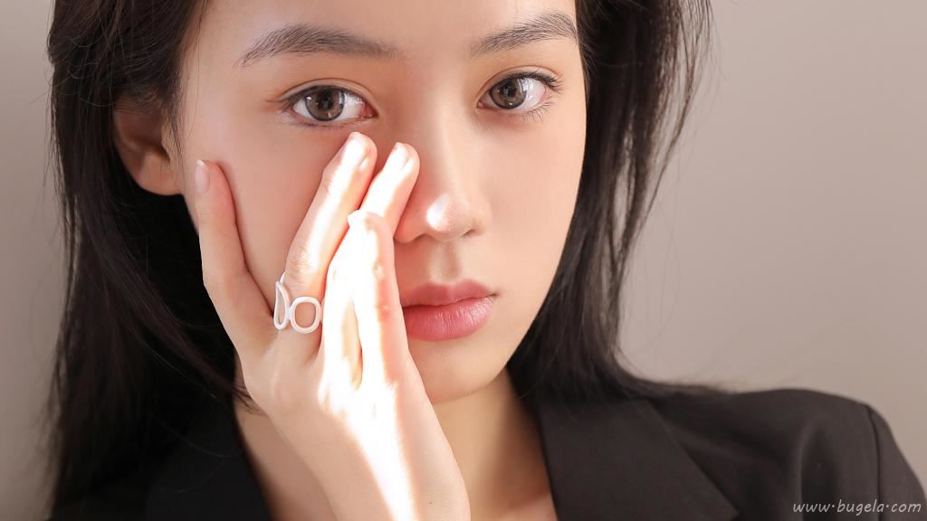 酷酷的韩系美女图片