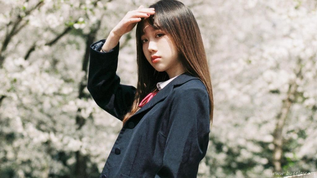 樱花下的美女日系图片