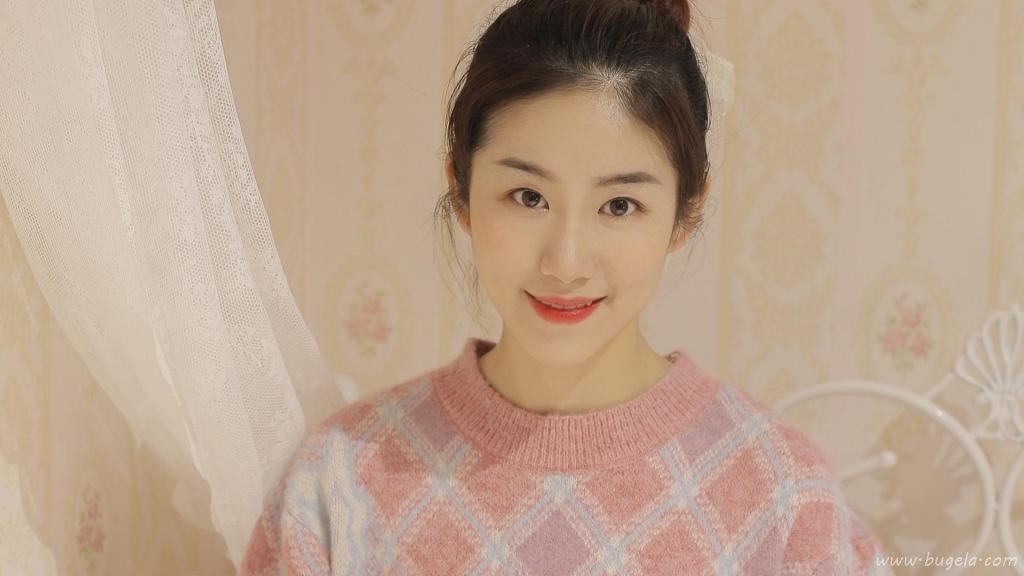 甜甜的水蜜桃女孩图片