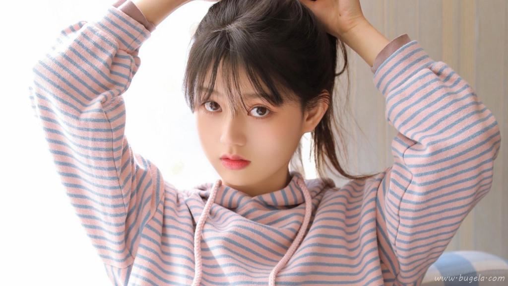 清新迷人的美女图片