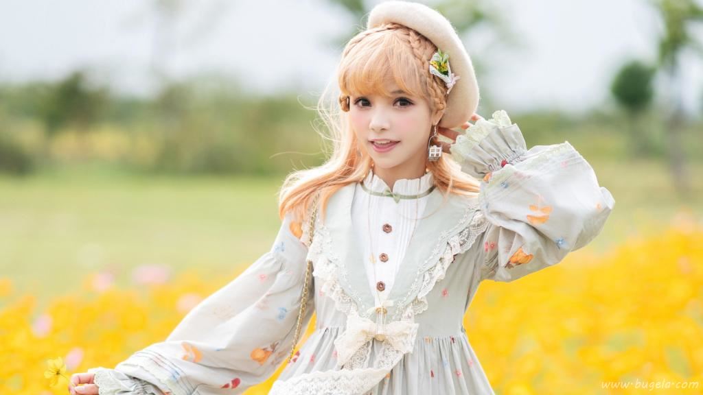 花田少女谢安然甜蜜可爱写真图片