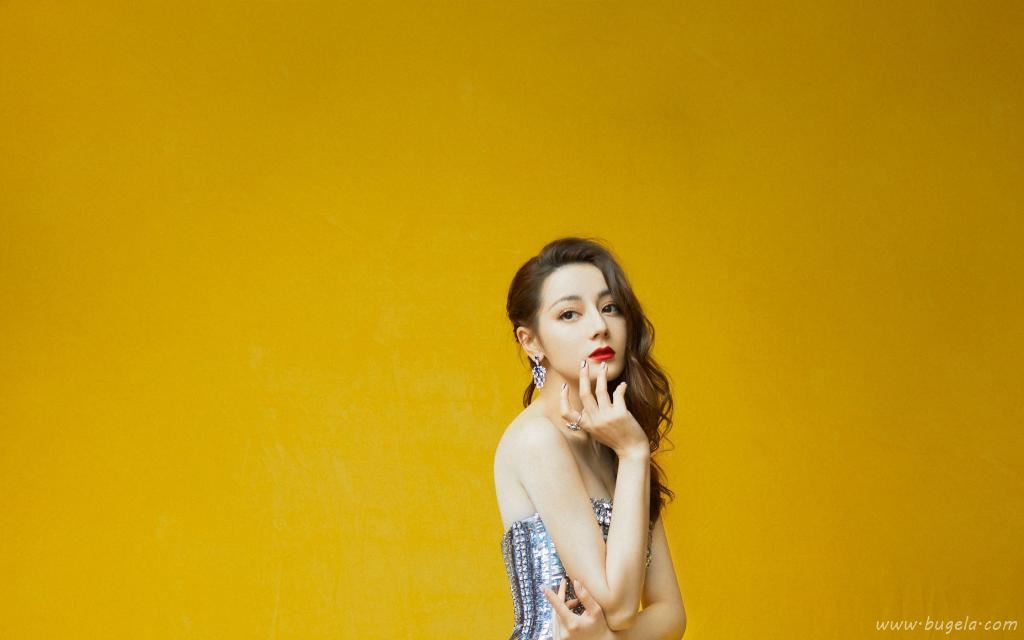 仙气少女迪丽热巴优雅性感白嫩妖娆撩人魅惑写真图片