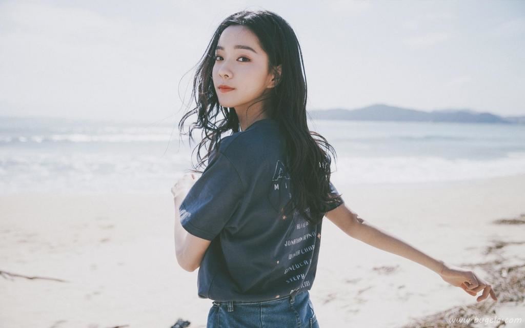 刺猬女孩庄达菲帅气街拍写真图片
