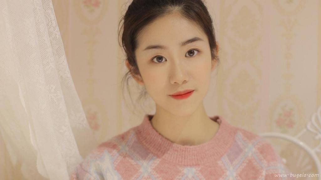 甜甜的水蜜桃女孩图片