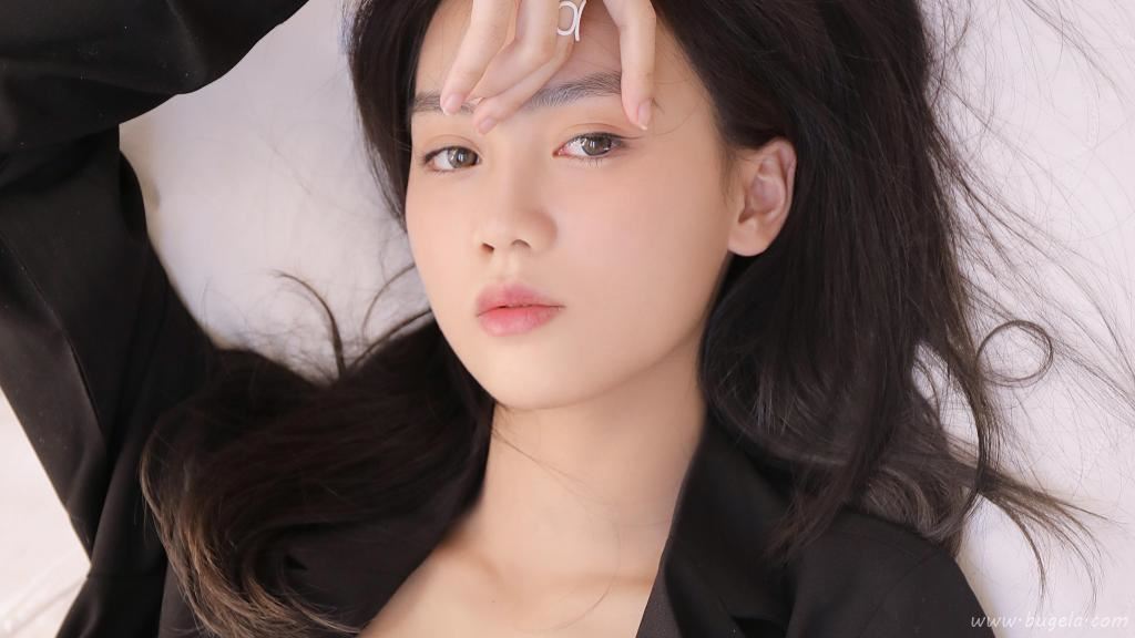 酷酷的韩系美女图片